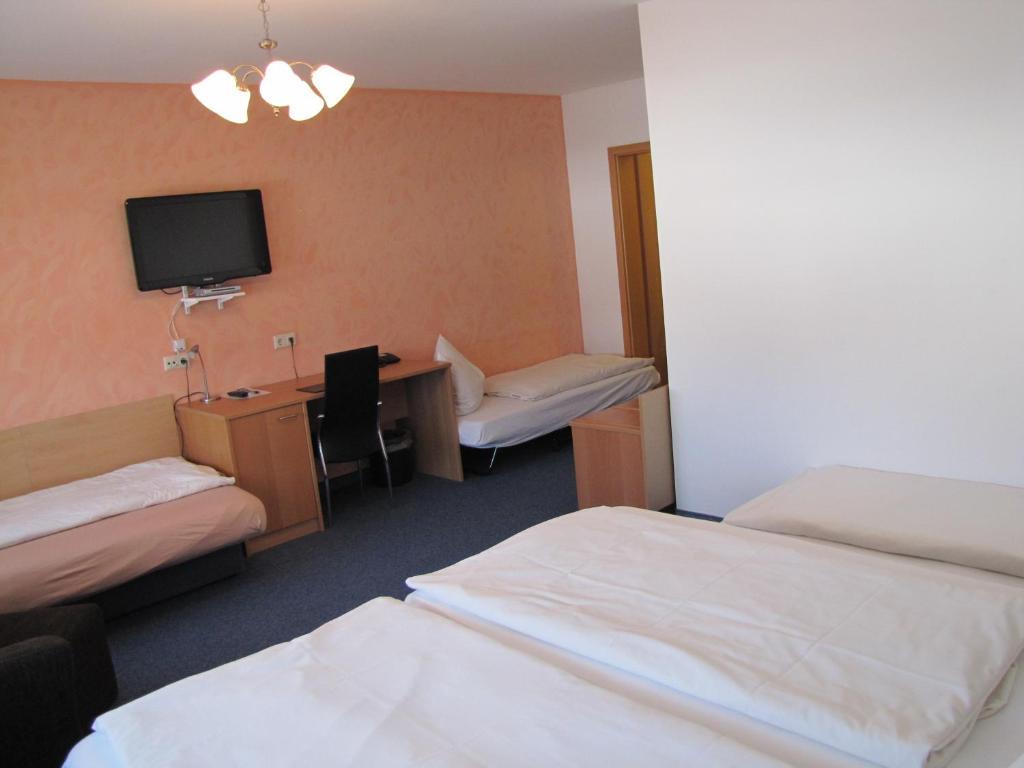 Hotel Am Weyerhof Kerpen  Room photo